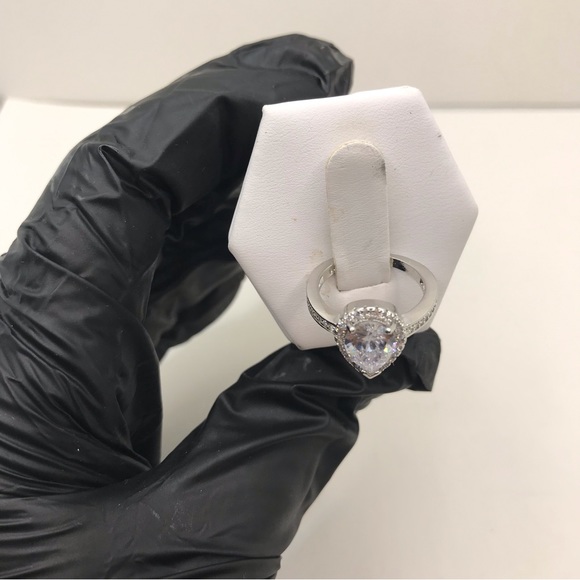 MARQUISE PRINCESS CUT BRIDAL WEDDING RING - Picture 5 of 8